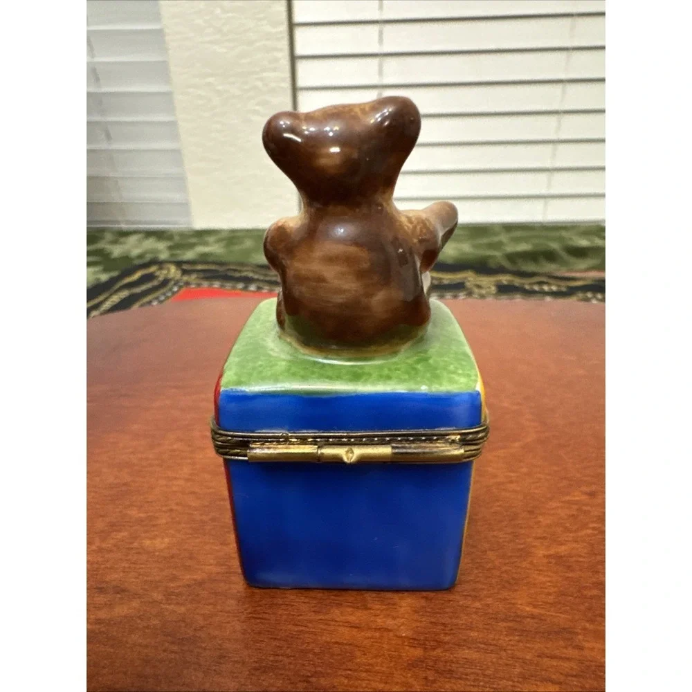 Limoges France Peint Main Signed SS Brown Teddy bear Multicolor Trinket Box EUC